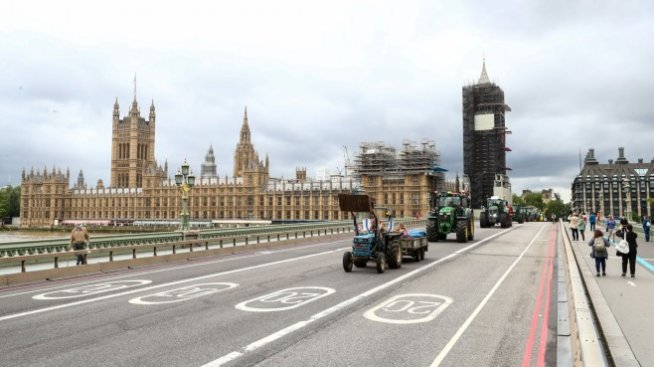 Борис Джонсън рискува разединена Великобритания