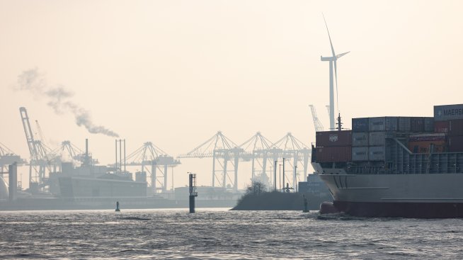 Рейтингови агенции: Само митата на САЩ няма да доведат до понижаване на рейтинга на ЕС