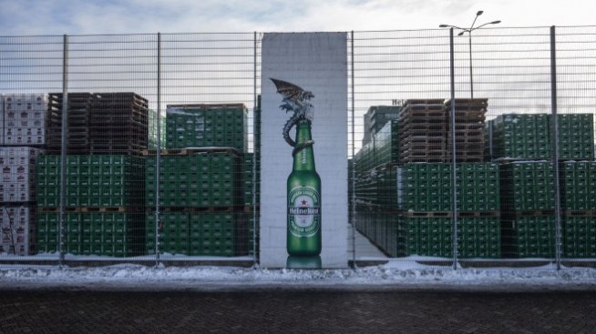 Heineken очаква излизането ѝ от руския пазар да ѝ струва 400 млн. евро