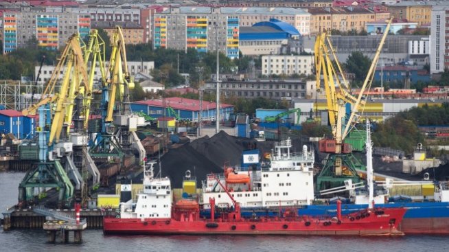 Китай: Санкциите срещу Москва вредят на търговията ни с Русия