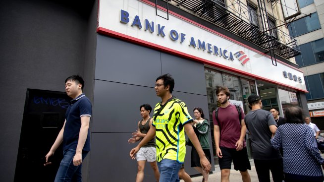 Компанията на Уорън Бъфет сви дела си в Bank of America под 10%