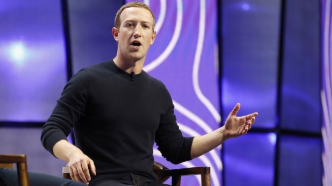 Facebook ще сваля отричащо Холокоста съдържание