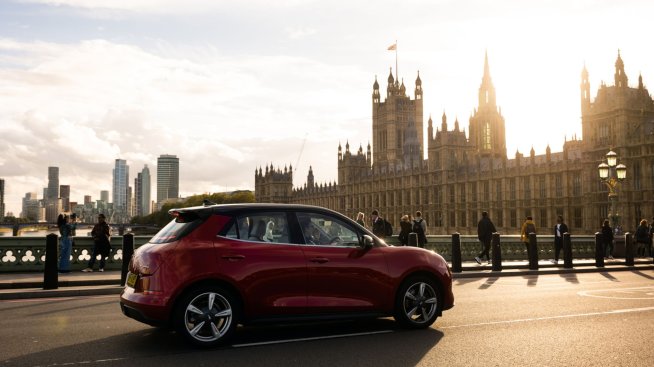 Ръстът на пазарния дял на електромобилите във Великобритания достигна плато