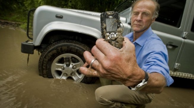 Land Rover навлиза в бизнеса със смартфони