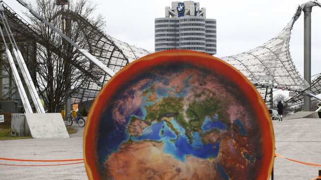 Светът върви към по-добро, но с важно условие