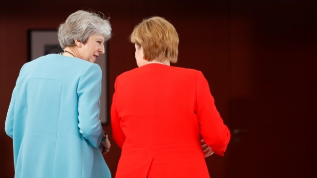 Sun: Меркел помага на Мей за втори вот по споразумението за Brexit