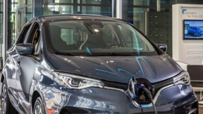 Електромобилите тласнаха продажбите на коли в Европа до 10-месечен връх през юли