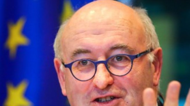 Отстраняването на еврокомисаря по търговията създава неудобен прецедент за ЕС
