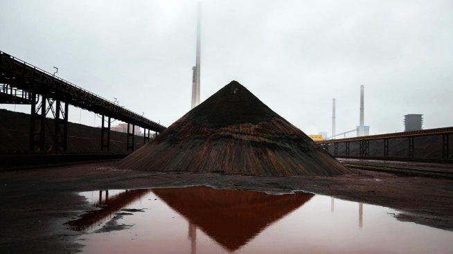 Автопроизводителите купуват „зелена стомана“, която далеч не е въглеродно неутрална