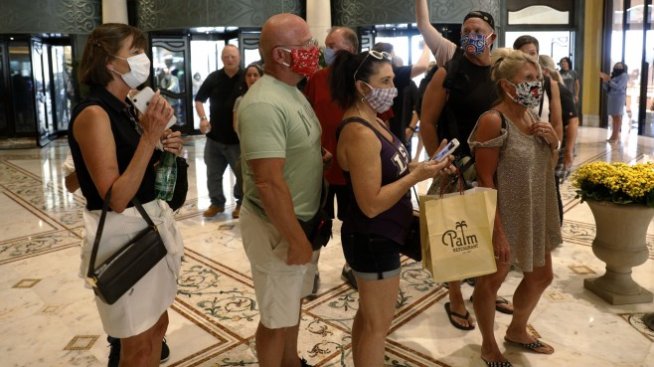 Великобритания рискува с вдигането на коронавирусната блокада