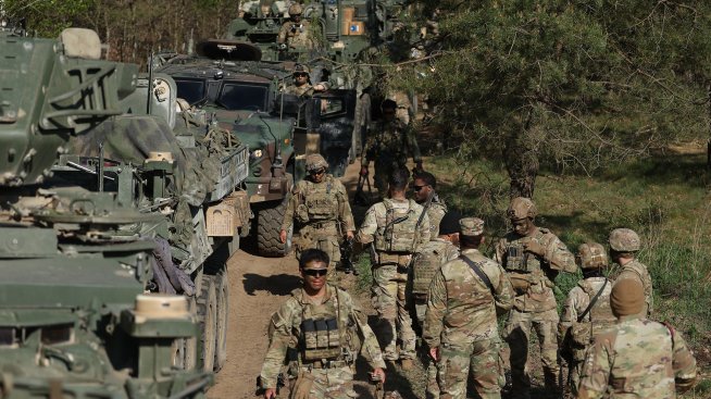 Рязък обрат: Тръмп изпраща 5 хил. американски военни в Полша