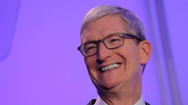 Кук: Apple купува компания на две седмици