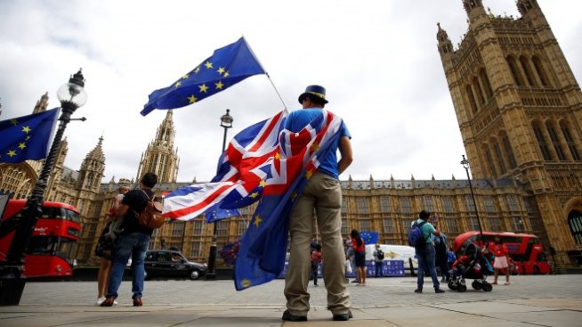 Какви са търговските и политическите сценарии за Brexit?