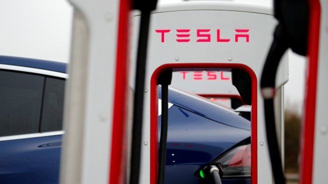 Как батериите на Tesla поддържат работеща цяла африканска икономика?