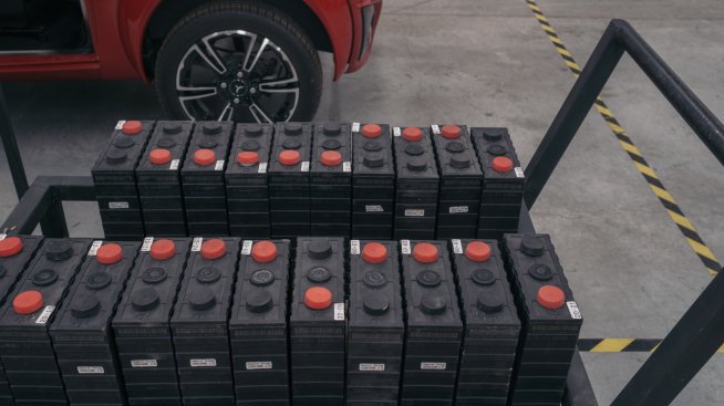 Японски производител на акумулатори и батерии се насочва към електромобилите