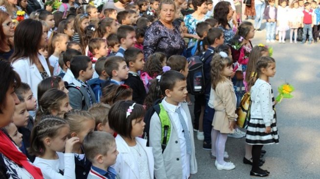 Синдикат иска родители да отговарят финансово за отсъствия на децата от училище