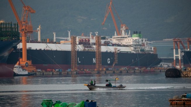 Независим орган може да разглежда разрешителните за износ на втечнен газ от САЩ