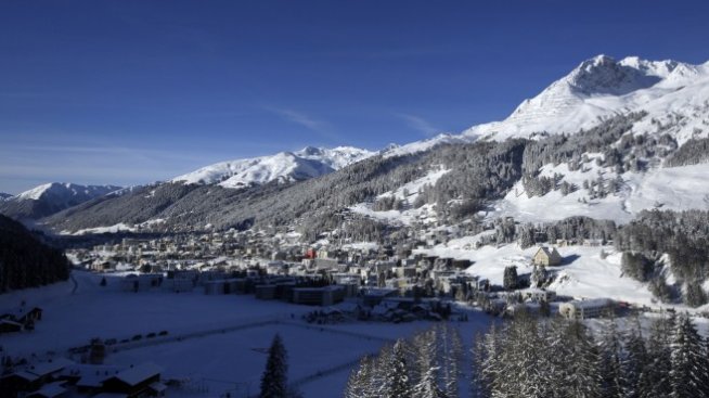 Бизнес лидерите трябва да играят по-стойностна политическа роля