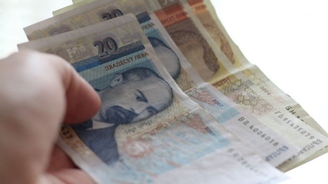 През 2020 г. 14% от данъка върху доходите е внесен от заможни хора