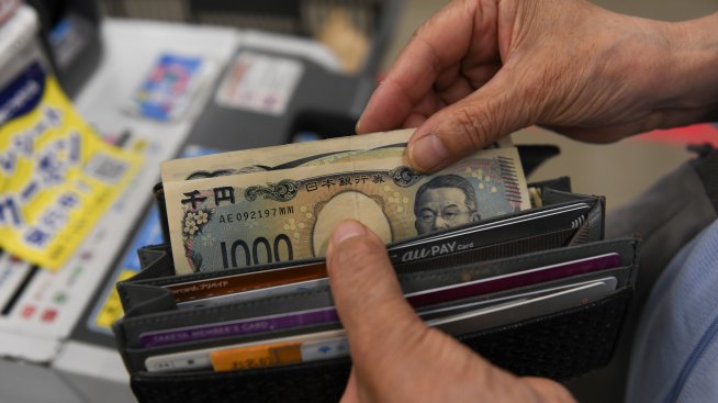 Разходите на домакинствата в Япония са нараснали повече от очакваното през август
