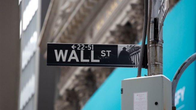 Индексите на Wall Street притаяват дъх преди протоколите на Фед*