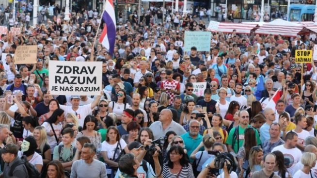 Протести в Загреб заради ограничителните мерки срещу коронавируса