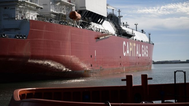 ЕК обмисля първите санкции срещу газовия сектор на Русия