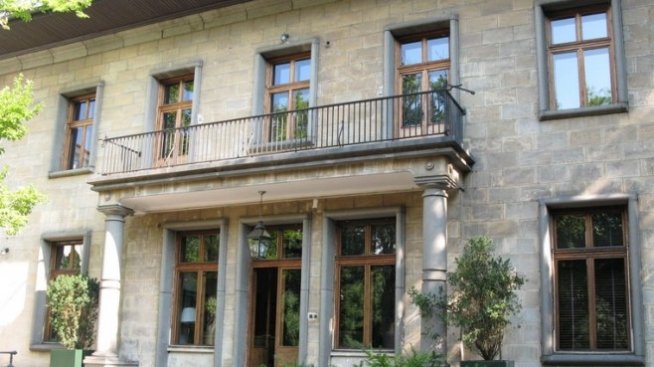Частен съдебен изпълнител продава имот на Красимир Гергов за 10,3 млн. лв.
