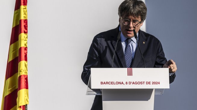 Каталунският сепаратистки лидер Пучдемон съобщи, че е в Белгия