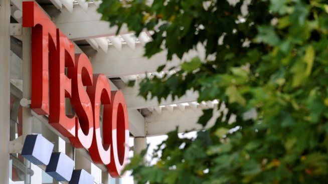 Tesco страда от слабия пазар на Великобритания