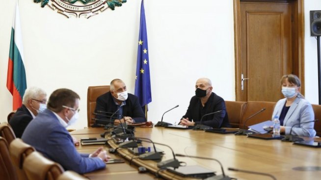Борисов: Ще осигурим всички видове ваксини, които предлага ЕК