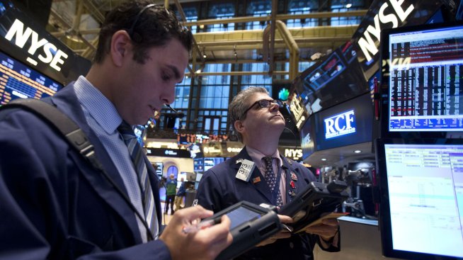 Wall Street започва с ръстове въпреки риска от спиране на работата на правителството на САЩ*