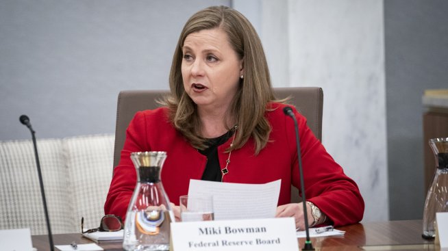 Боуман от Фед: Нужно е допълнително покачване на лихвите, за да се охлади инфлацията