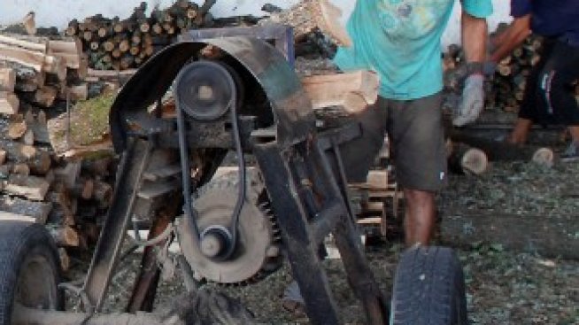 Дървата за огрев поскъпват с 25% след масиран износ за Гърция