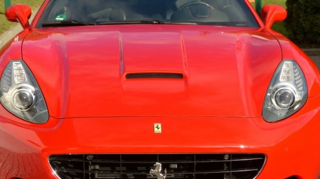 IPO-то на Ferrari може да достигне 11 млрд. евро