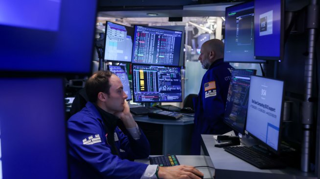 S&P 500 и Nasdaq Composite се понижават заради разпродажбата на технологични акции*