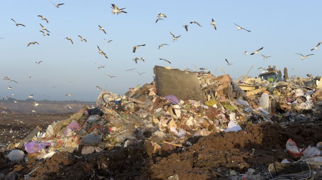 ЕК започва наказателна процедура срещу България заради определянето на такса смет
