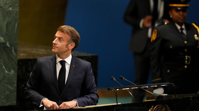 Франция жертва пенсионната реформа на Макрон в търсене на политическа стабилност