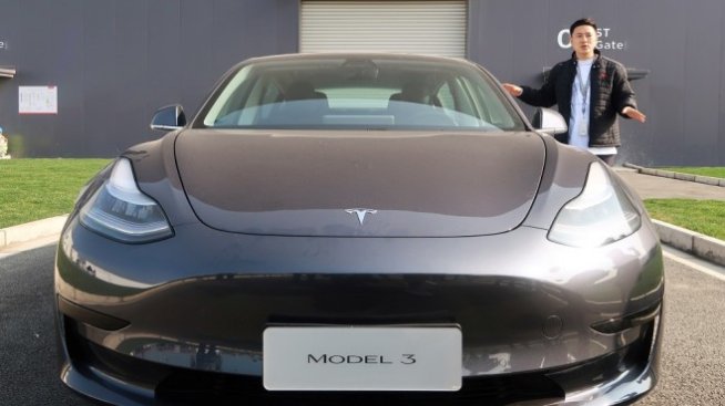 Tesla сваля цената на произвеждания в Китай Model 3