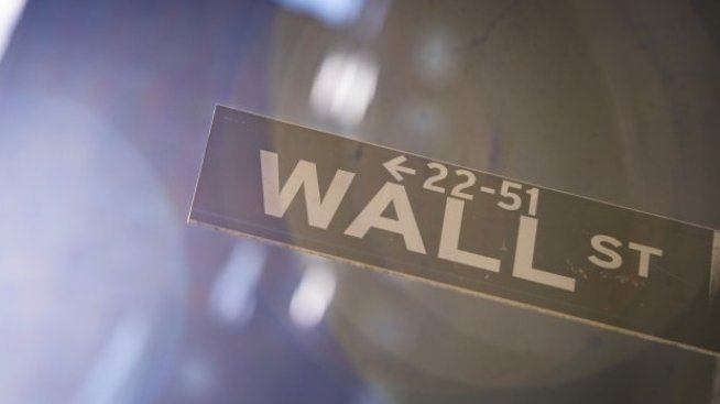 Dow се възстановява с ръст от над 300 пункта*