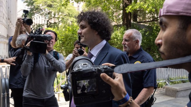 Сам Банкман-Фрийд бе признат за виновен по всички 7 обвинения