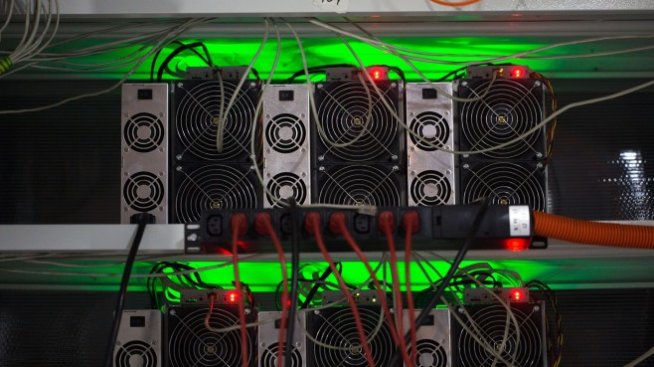 Биткойнът премина и прага от 35 хил. долара