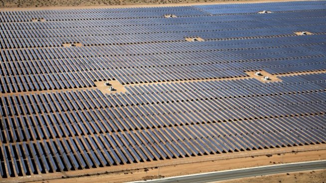 Може ли да помръкне соларната индустрия в САЩ след края на субсидиите?