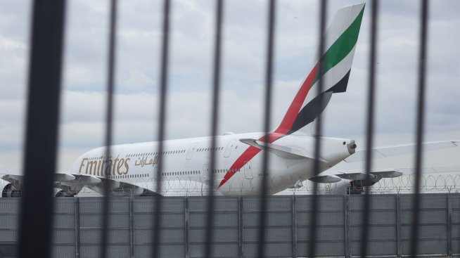 Emirates възобновява полетите след кратко прекъсване заради ракетни заплахи