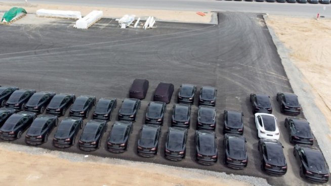 Tesla продължава да изпитва затруднения при наемането на работници в Германия