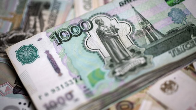 Русия залага на юана, за да компенсира по-слабите енергийни приходи