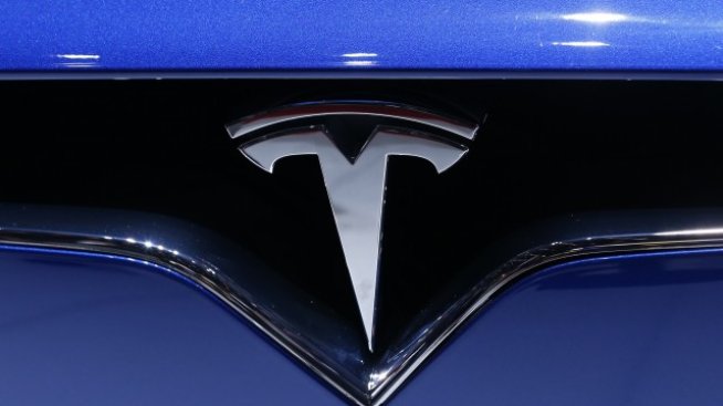 Tesla получи над 325 хил. поръчки за Model 3 само за седмица