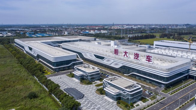 Забавяне на китайския износ ще изправи страната пред труден икономически избор