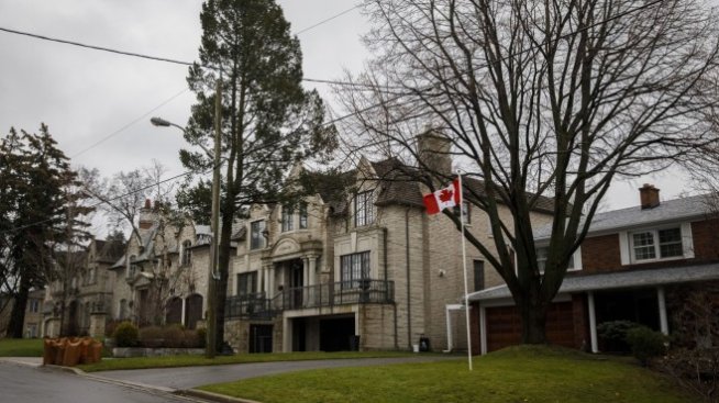 Имотите в Канада поевтиняха най-рязко от поне 17 години