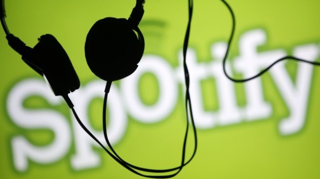 Битката между Apple и Spotify постави музикантите между чука и наковалнята
